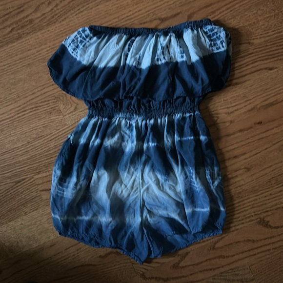 Really cute tie dye romper - Picture 5 of 6